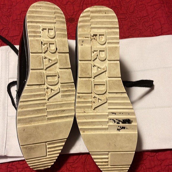 PRADA Like new. They are size US 8 .  They can fit a 7.5 - Picture 3 of 5